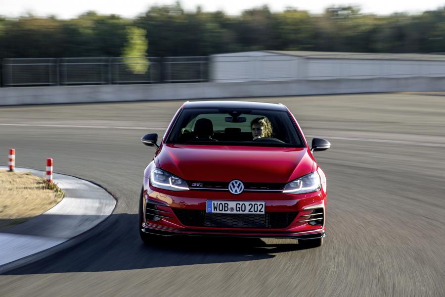  Volkswagen Golf GTI TCR 3-Door (Typ 5G) 2019 года  (WW) (фото 18 из 107)